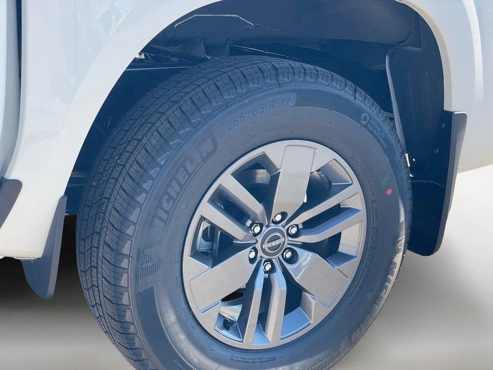 2026 Nissan Frontier SV - Photo 9