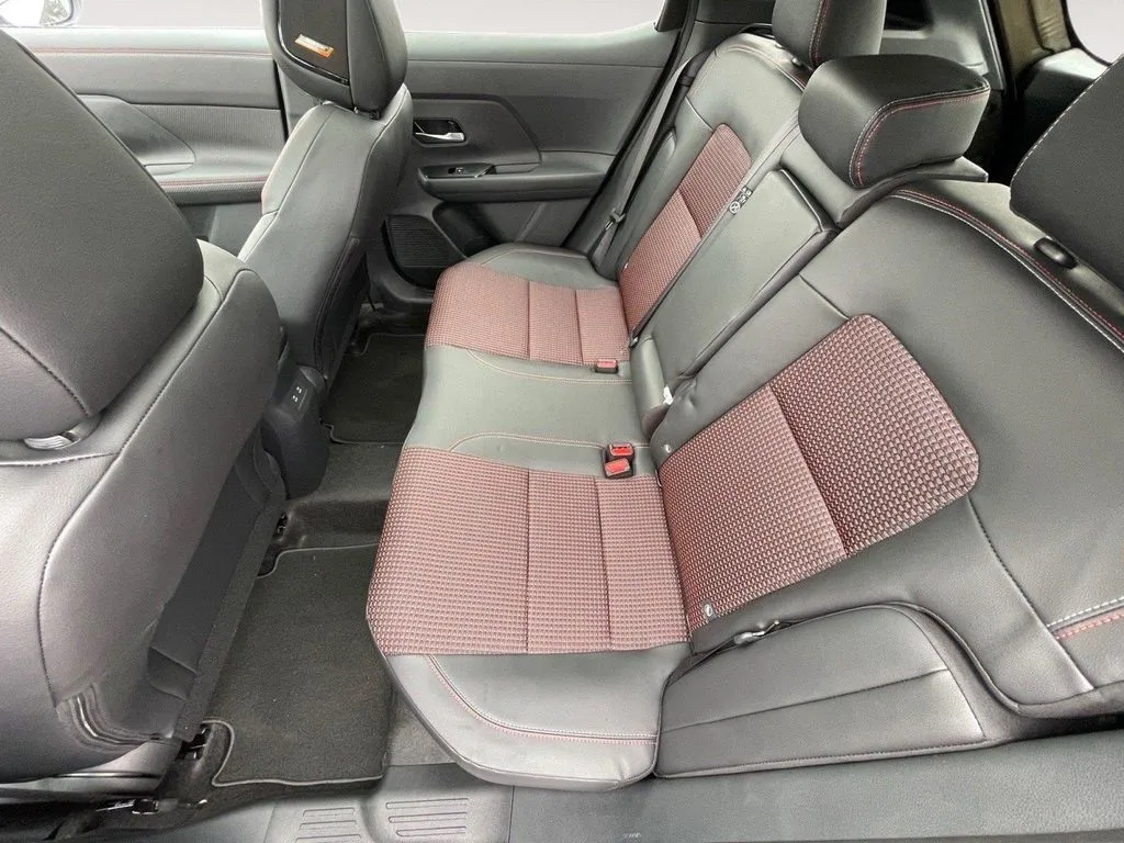 2026 Nissan KICKS SR - Photo 25