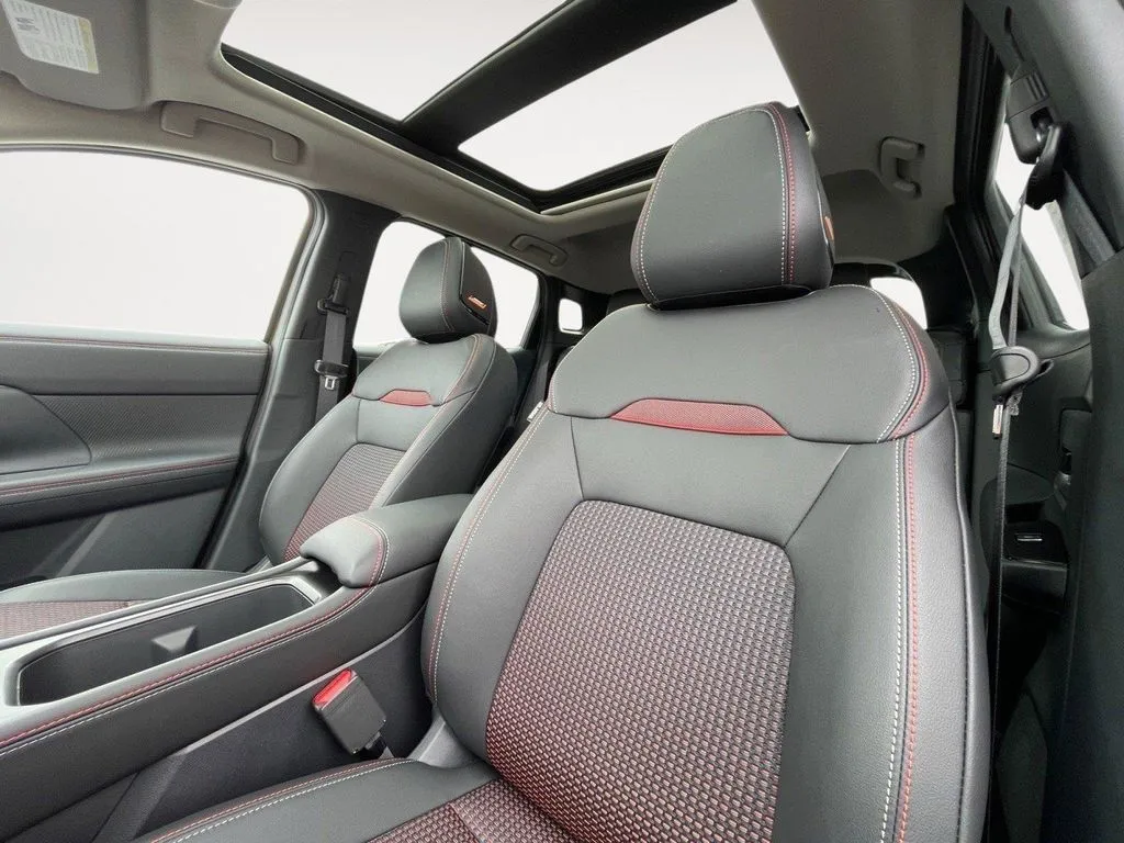 2026 Nissan KICKS SR - Photo 23