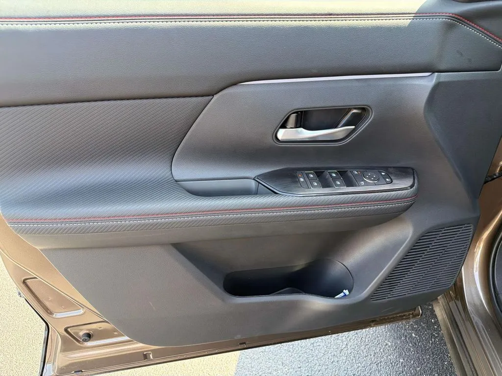 2026 Nissan KICKS SR - Photo 20