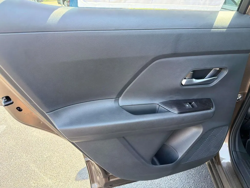 2026 Nissan KICKS SR - Photo 17