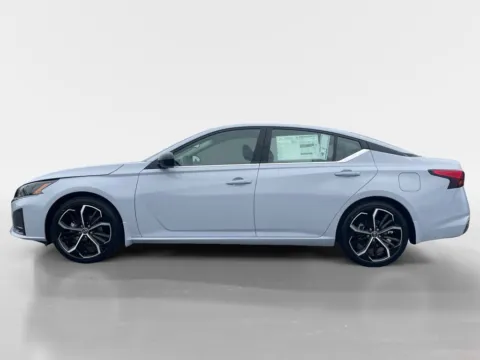 More photos of 2025 Nissan Altima SR at Oak Ridge Nissan, TN