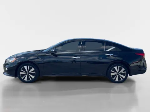 More photos of 2021 Nissan Altima 2.5 SL at Oak Ridge Nissan, TN