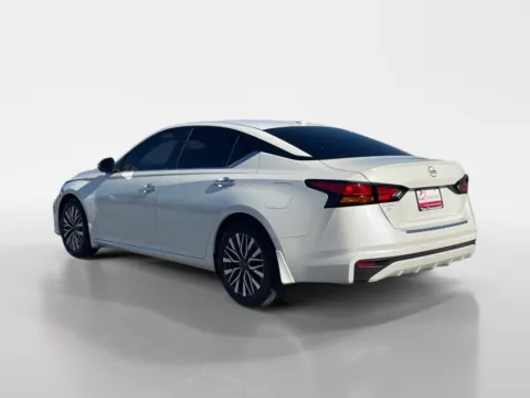 More photos of 2023 Nissan Altima 2.5 SV at Oak Ridge Nissan, TN