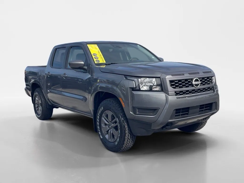 2025 Nissan Frontier SV's photo