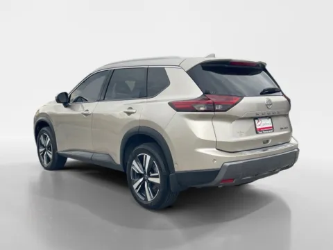 More photos of 2024 Nissan Rogue SL at Oak Ridge Nissan, TN