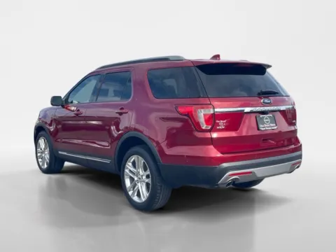 More photos of 2017 Ford Explorer XLT at Oak Ridge Nissan, TN