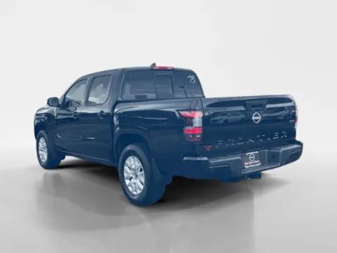 More photos of 2022 Nissan Frontier SV at Oak Ridge Nissan, TN