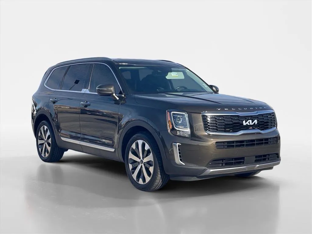 2022 Kia Telluride S's photo