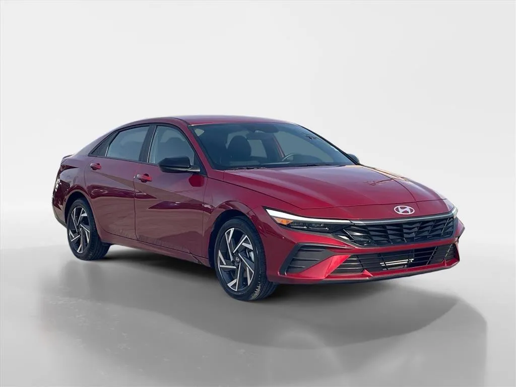2025 Hyundai Elantra SEL's photo