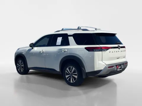 More photos of 2024 Nissan Pathfinder SL at Oak Ridge Nissan, TN
