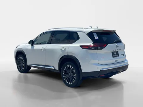 More photos of 2026 NISSAN ROGUE Platinum at Oak Ridge Nissan, TN