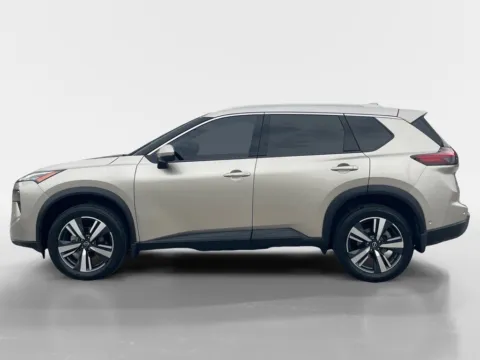 More photos of 2024 Nissan Rogue SL at Oak Ridge Nissan, TN