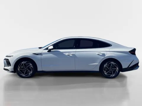 More photos of 2024 Hyundai Sonata SEL at Oak Ridge Nissan, TN