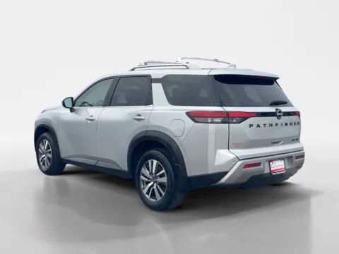 More photos of 2024 Nissan Pathfinder SL at Oak Ridge Nissan, TN