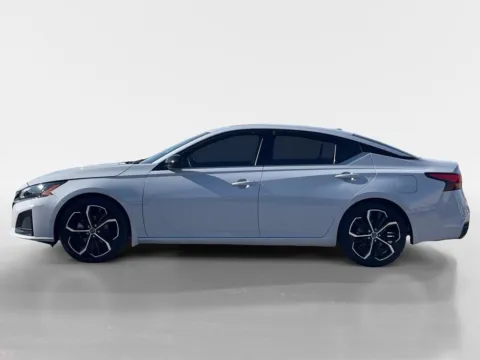 More photos of 2024 Nissan Altima 2.5 SR at Oak Ridge Nissan, TN