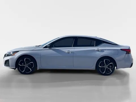 More photos of 2024 Nissan Altima 2.5 SR at Oak Ridge Nissan, TN