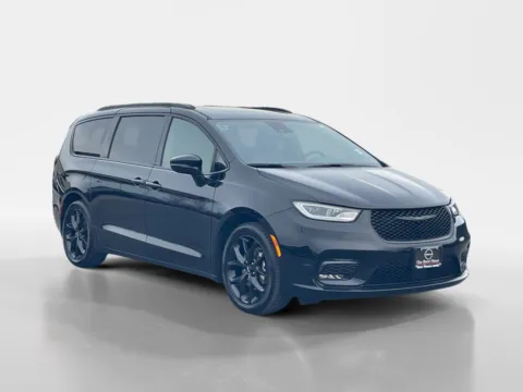 Black 2025 CHRYSLER PACIFICA LIMITE Limited for sale in Oak Ridge, TN
