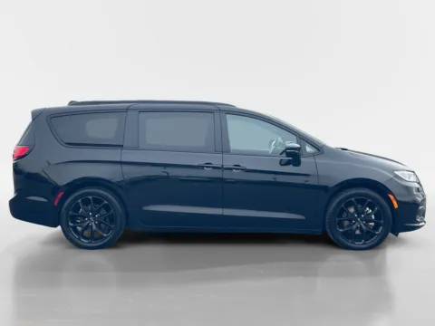 Photos of 2025 CHRYSLER PACIFICA LIMITE Limited for sale in Oak Ridge, TN at Oak Ridge Nissan