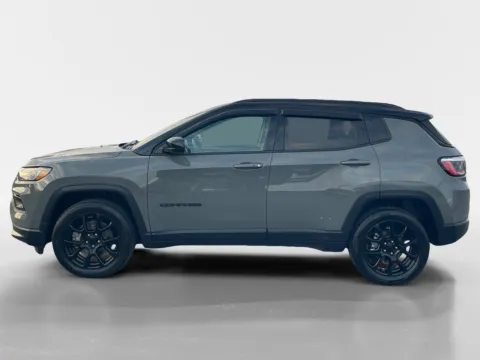 More photos of 2024 Jeep Compass Latitude at Oak Ridge Nissan, TN