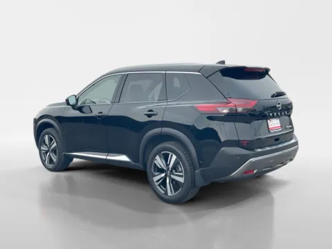 More photos of 2023 Nissan Rogue SL at Oak Ridge Nissan, TN