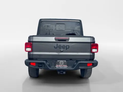 More photos of 2022 Jeep Gladiator Sport S at Oak Ridge Nissan, TN