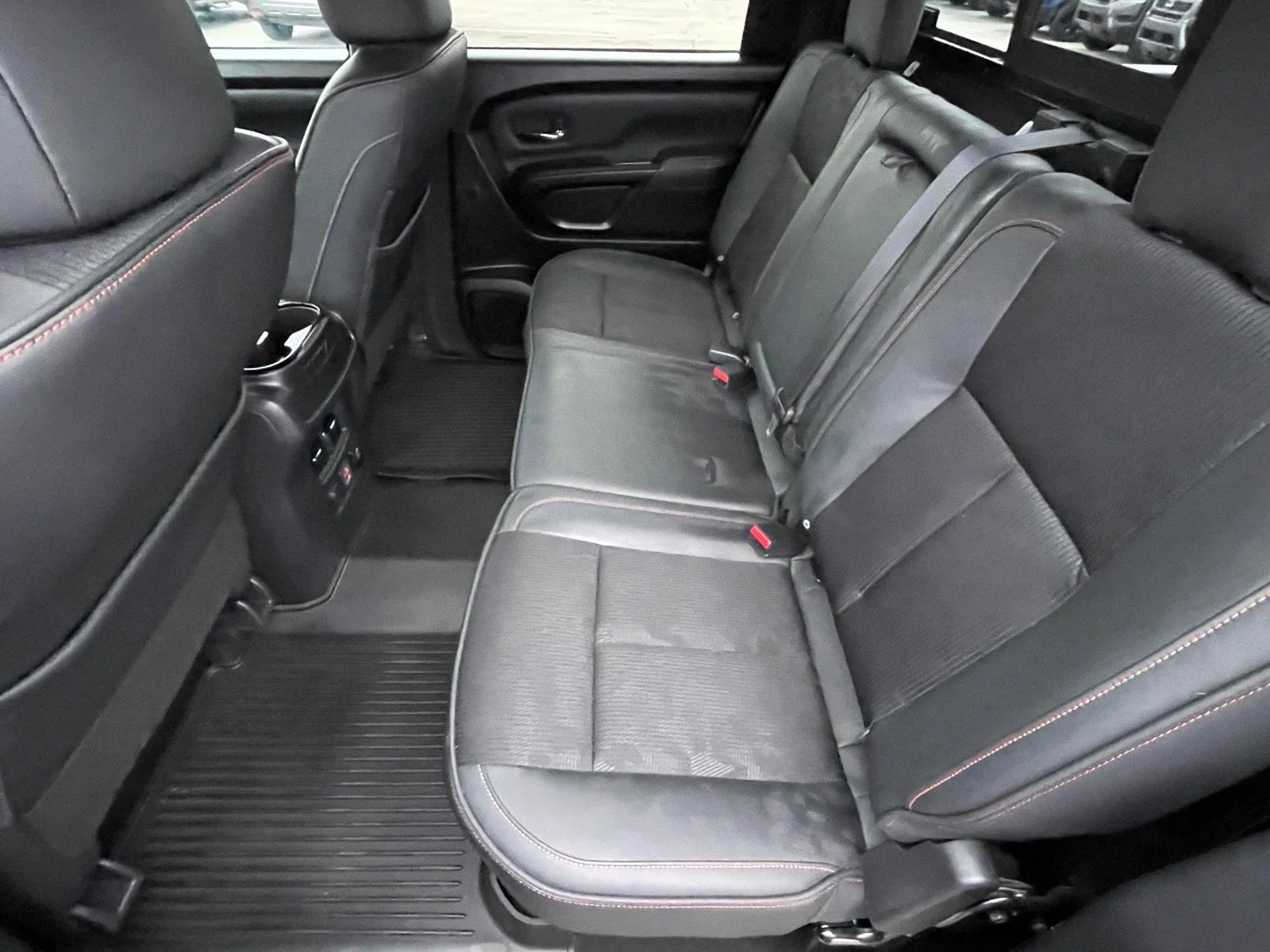 2024 Nissan Titan PRO-4X - Photo 23