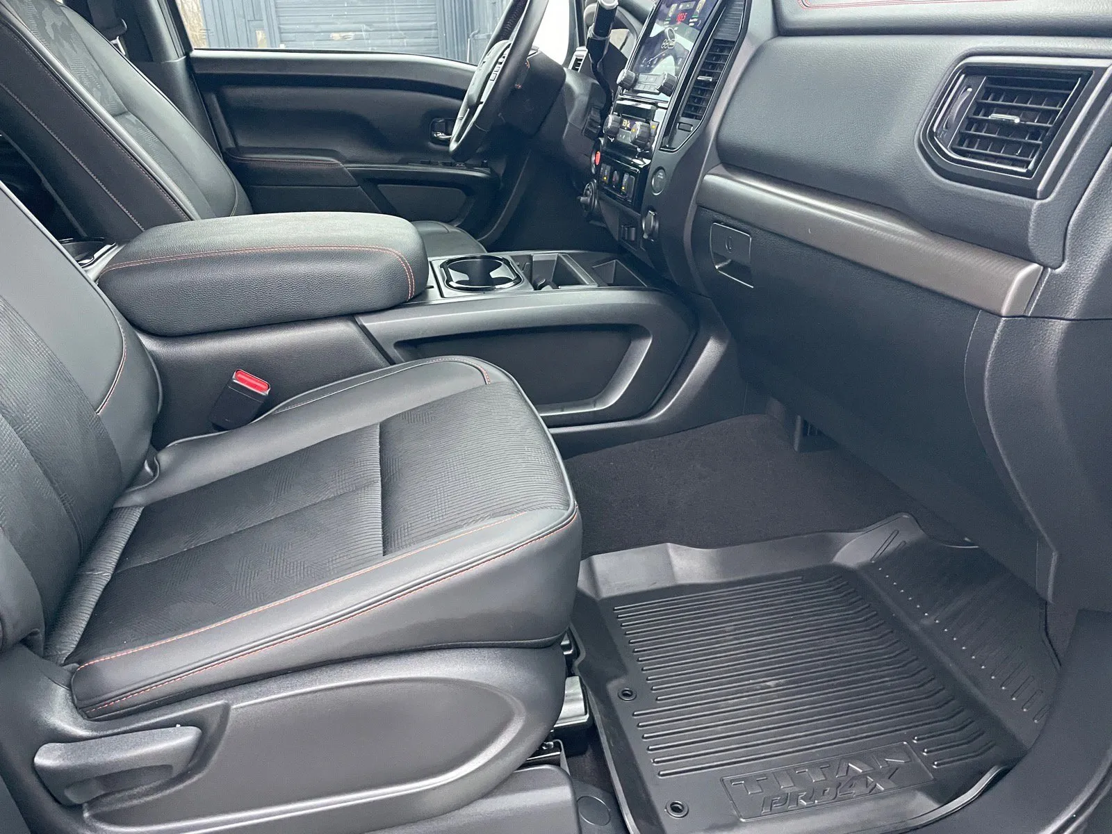 2024 Nissan Titan PRO-4X - Photo 26