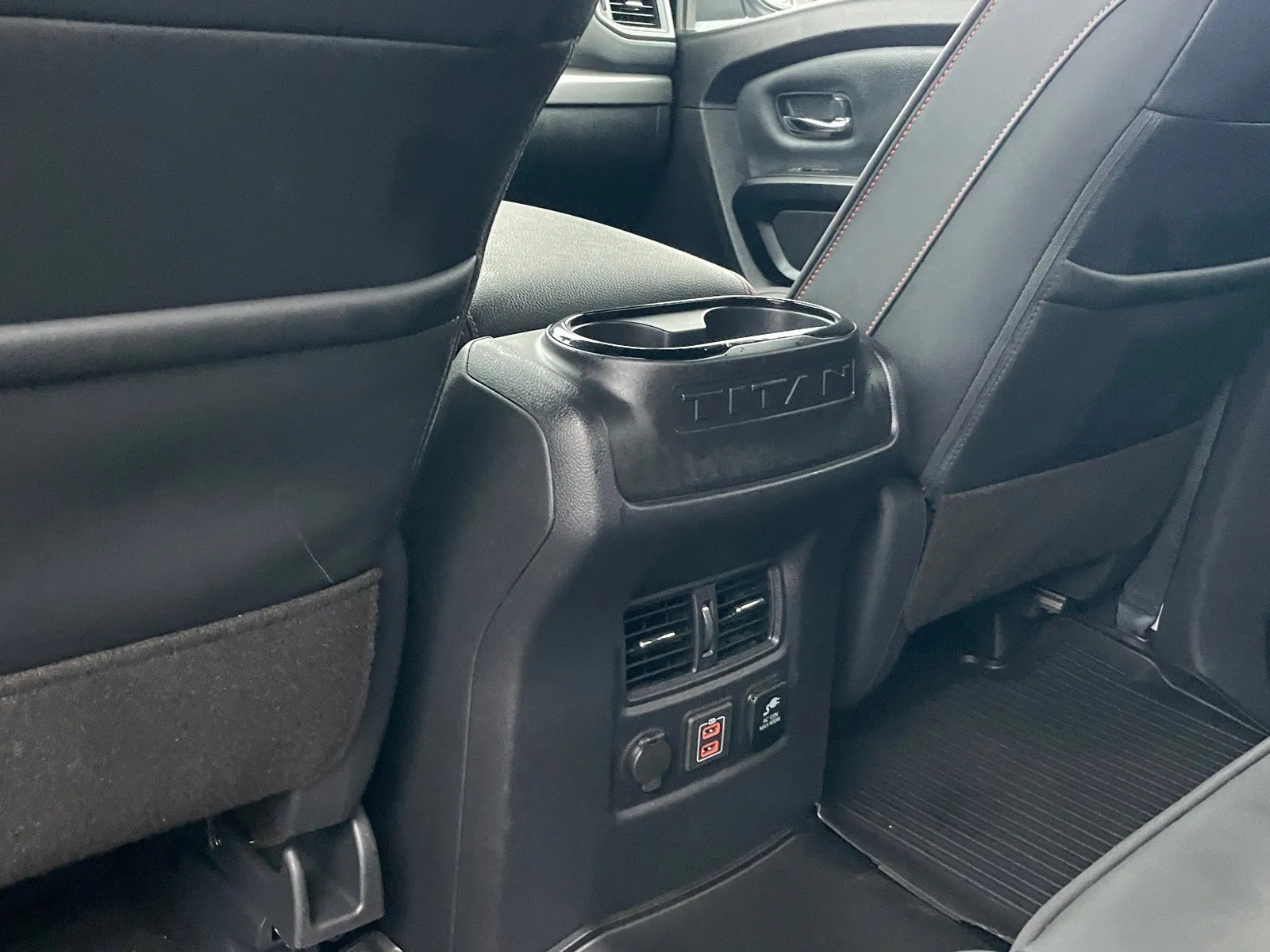 2024 Nissan Titan PRO-4X - Photo 24