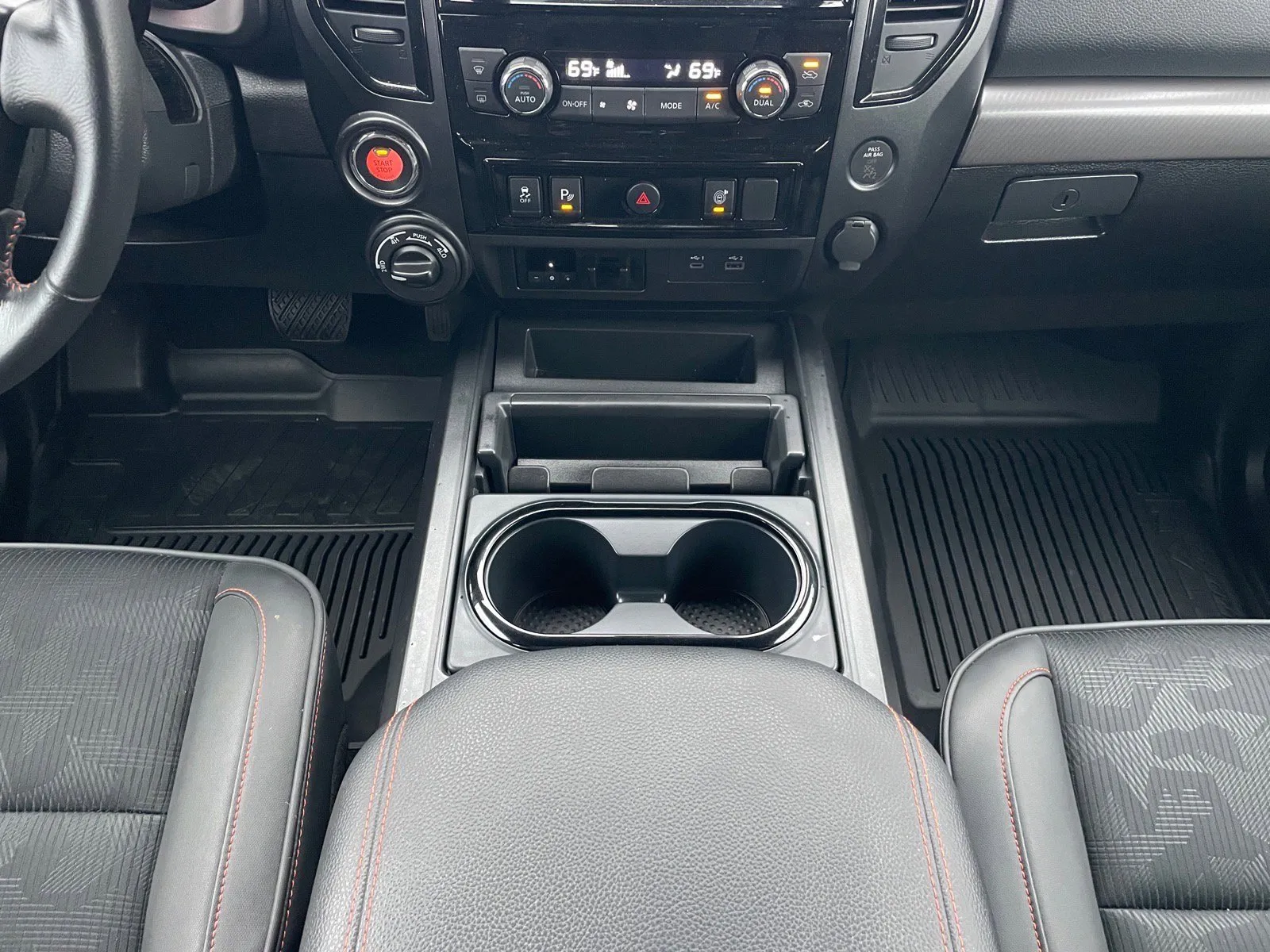 2024 Nissan Titan PRO-4X - Photo 17