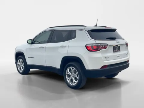 More photos of 2024 Jeep Compass Latitude at Oak Ridge Nissan, TN