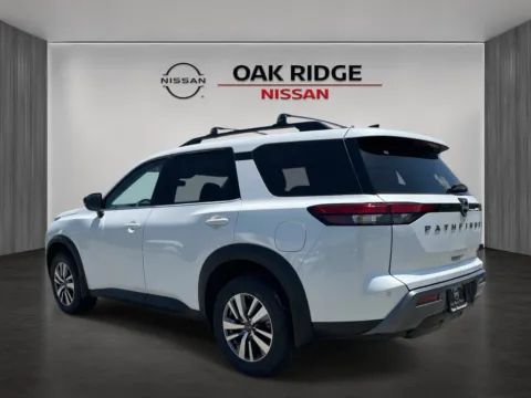 More photos of 2026 NISSAN PATHFINDER SL at Oak Ridge Nissan, TN
