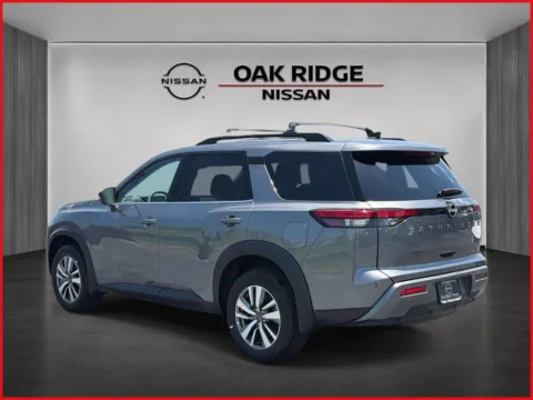 More photos of 2026 Nissan Pathfinder SL at Oak Ridge Nissan, TN