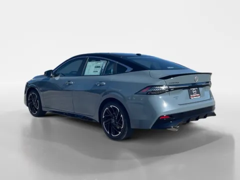 More photos of 2026 NISSAN SENTRA SR at Oak Ridge Nissan, TN