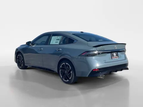 More photos of 2026 NISSAN SENTRA SR at Oak Ridge Nissan, TN