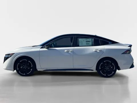 More photos of 2026 NISSAN SENTRA SR at Oak Ridge Nissan, TN