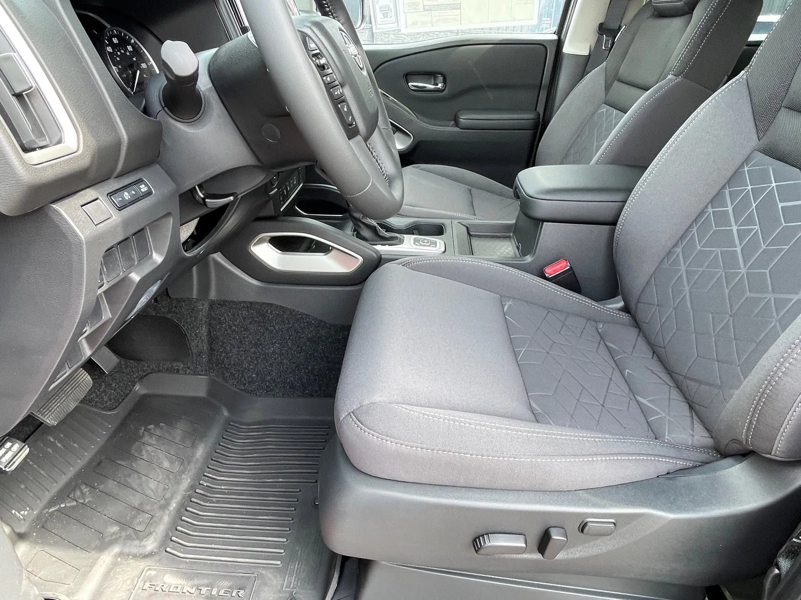 2026 Nissan Frontier SV - Photo 21