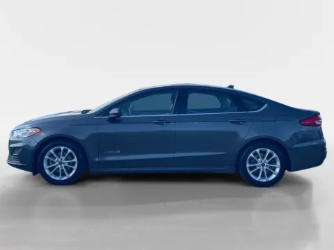 More photos of 2019 FORD FUSION SE at Oak Ridge Nissan, TN