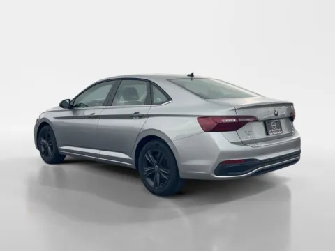 More photos of 2023 VOLKSWAGEN JETTA SE at Oak Ridge Nissan, TN