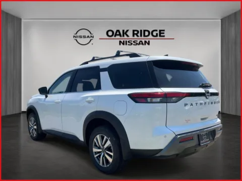 More photos of 2026 Nissan Pathfinder SL at Oak Ridge Nissan, TN