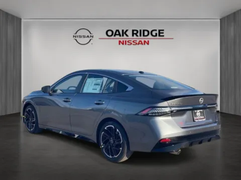 More photos of 2026 NISSAN SENTRA SR at Oak Ridge Nissan, TN