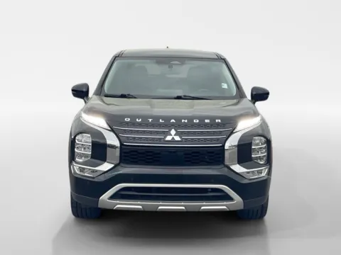 Photos of 2022 MITSUBISHI OUTLANDER SE/BL for sale in Oak Ridge, TN at Oak Ridge Nissan