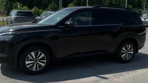 More photos of 2026 NISSAN PATHFINDER SL at Oak Ridge Nissan, TN