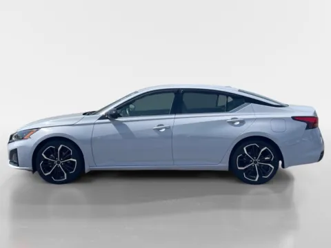More photos of 2024 NISSAN ALTIMA SR 2.5 SR at Oak Ridge Nissan, TN
