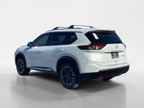 More photos of 2026 NISSAN ROGUE Platinum at Oak Ridge Nissan, TN