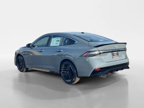 More photos of 2026 NISSAN SENTRA SR at Oak Ridge Nissan, TN