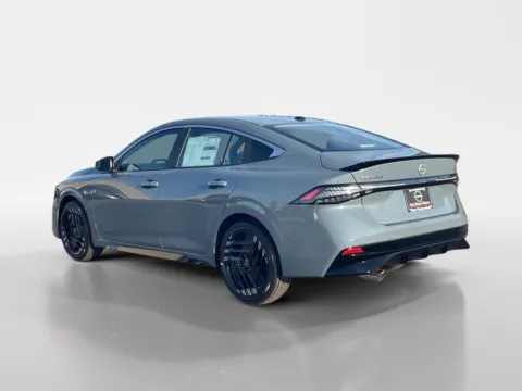 More photos of 2026 NISSAN SENTRA SR at Oak Ridge Nissan, TN