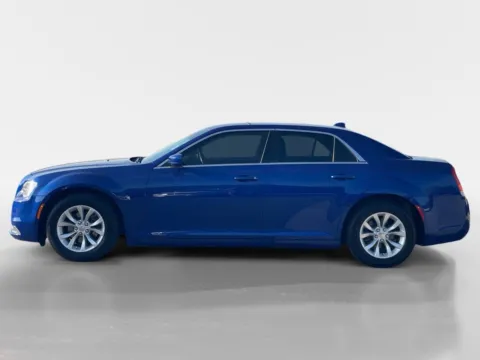 More photos of 2018 CHRYSLER 300 TOURING Touring at Oak Ridge Nissan, TN