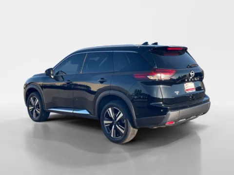 More photos of 2025 NISSAN ROGUE SL at Oak Ridge Nissan, TN