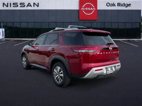 More photos of 2023 NISSAN PATHFINDER SL at Oak Ridge Nissan, TN